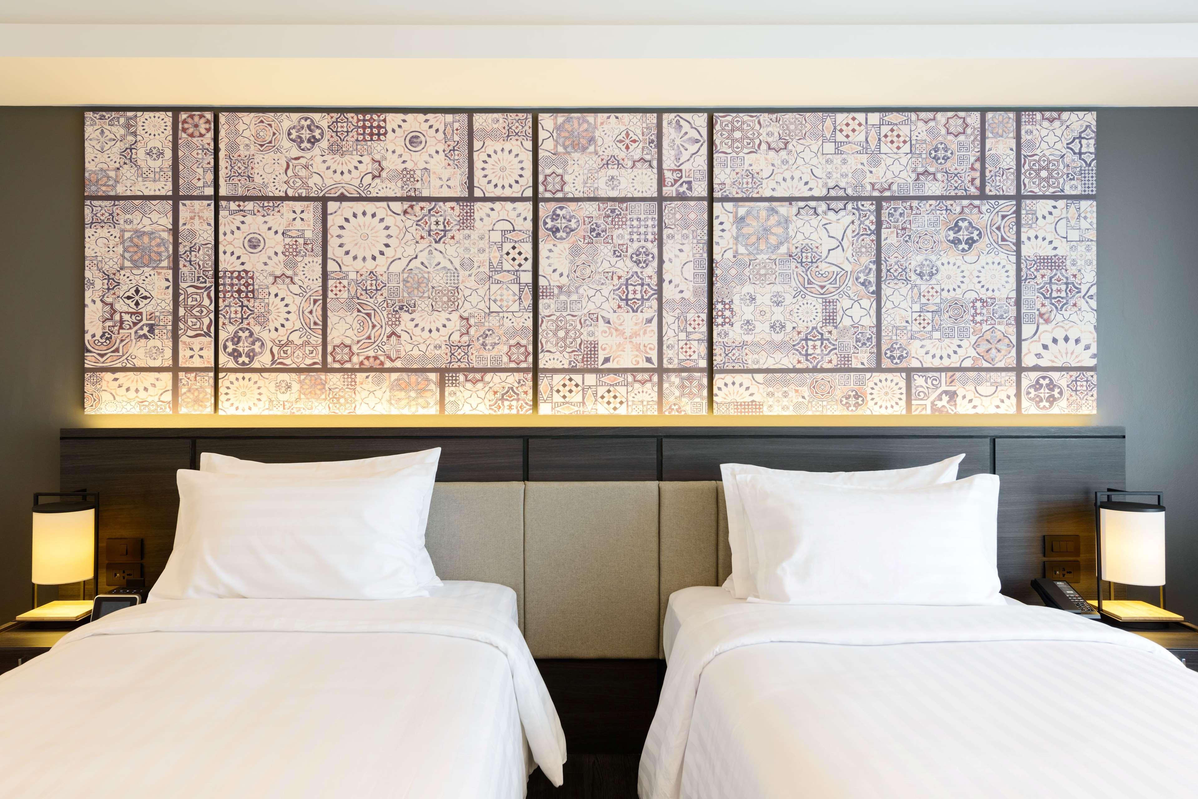 Hotel Ramada Plaza By Wyndham Chao Fah Phuket Exterior foto Deluxe Room